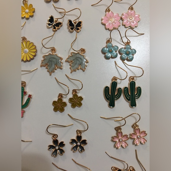 69 Pairs Wholesale Colorful ￼Rose Gold Charm ￼￼Earrings Flowers Butterflies - Picture 3 of 16